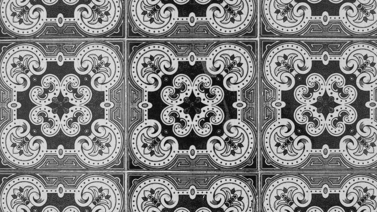 Faïence murale à motif